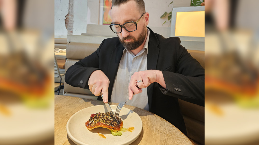 Un gastrónomo come en 22 restaurantes con estrellas Michelin en 24 horas para batir un récord 