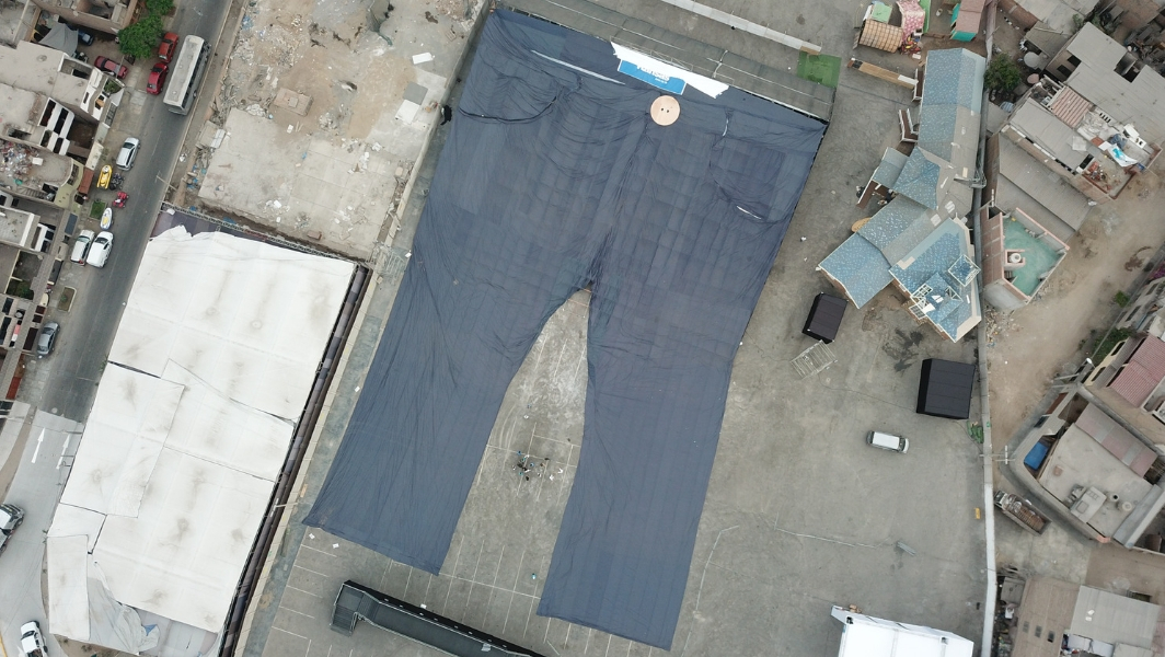 La empresa retail Paris Perú amplifica el lanzamiento de su nueva colección de jeans con un récord