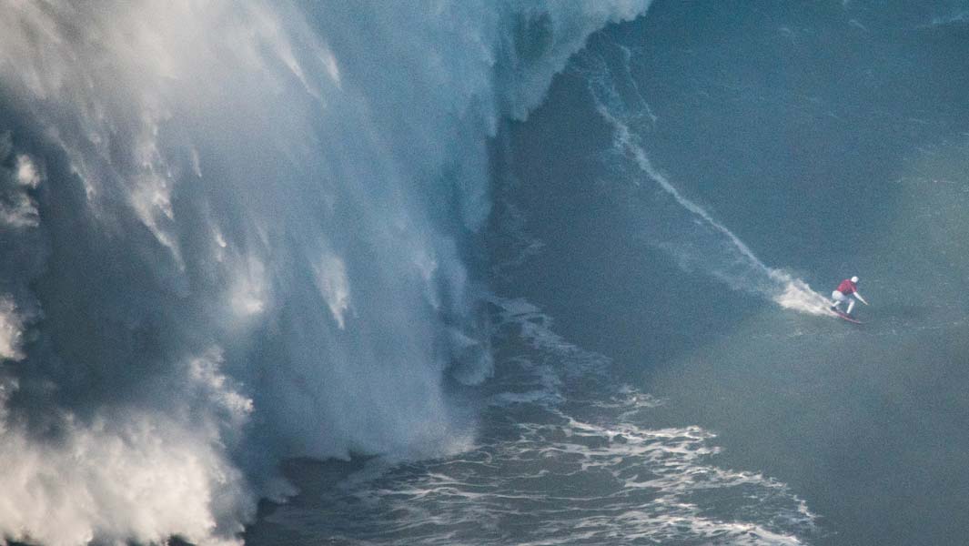 Ola de 68 pies surfeada por Maya Gabeira es confirmada como la Ola más grande jamás surfeada por una mujer