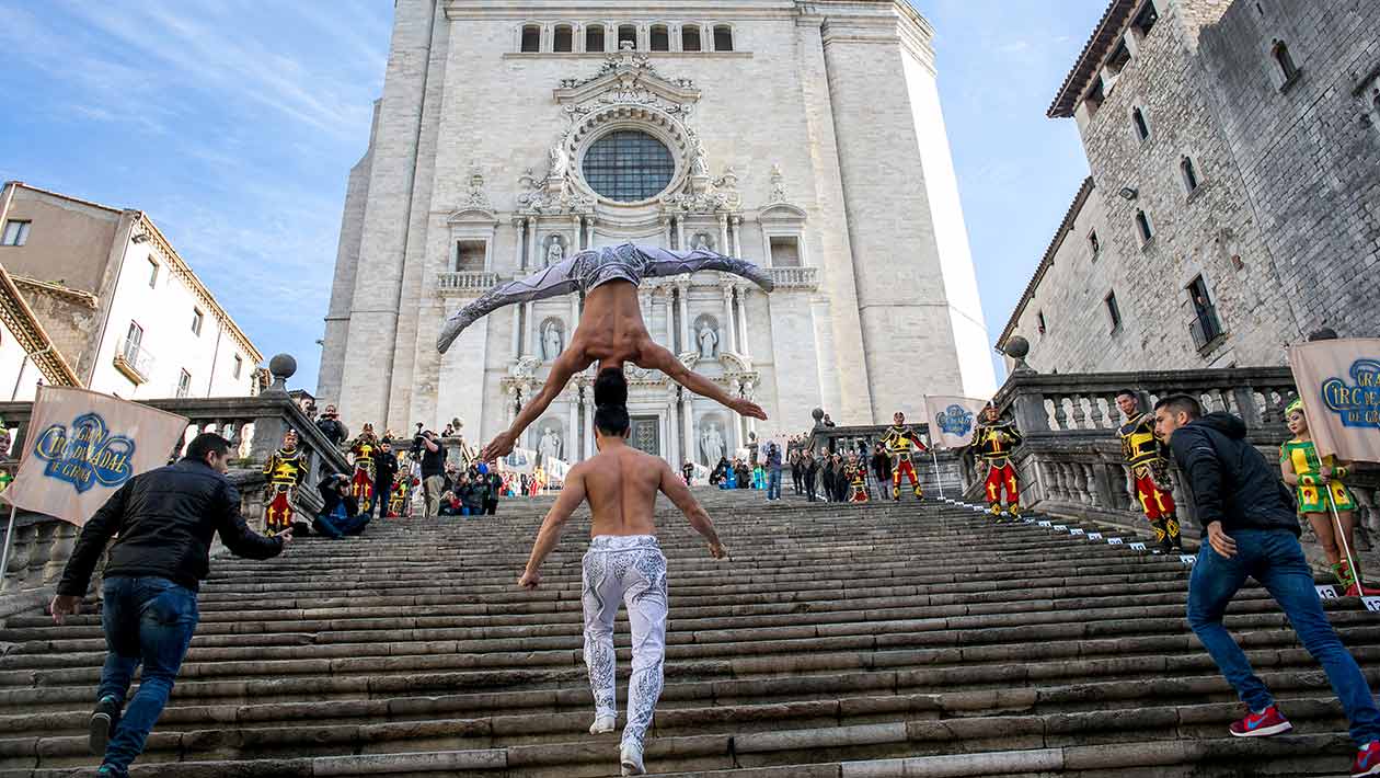 Most consecutive stairs climbed while balancing a person on the head header