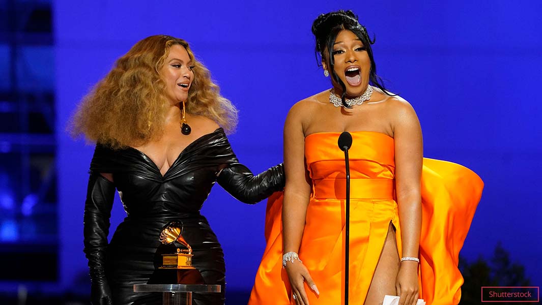 Megan-thee-stallion-and-beyonce-accepting-grammy-award
